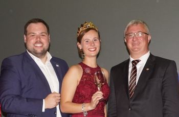 Eva Müller kandidiert als Deutsche Weinkönigin